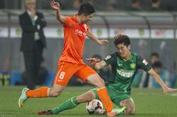 三亿体育体育官方入口-关于里昂外援出色表现，球队胜出乐开花的信息