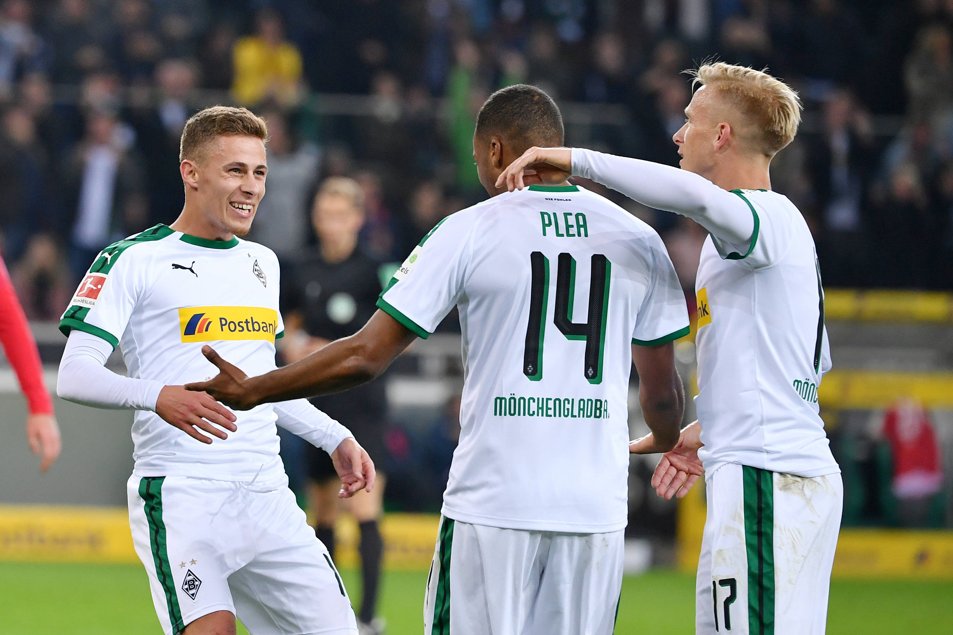 勒沃库森前锋破门制胜，帮助球队稳定排名的简单介绍