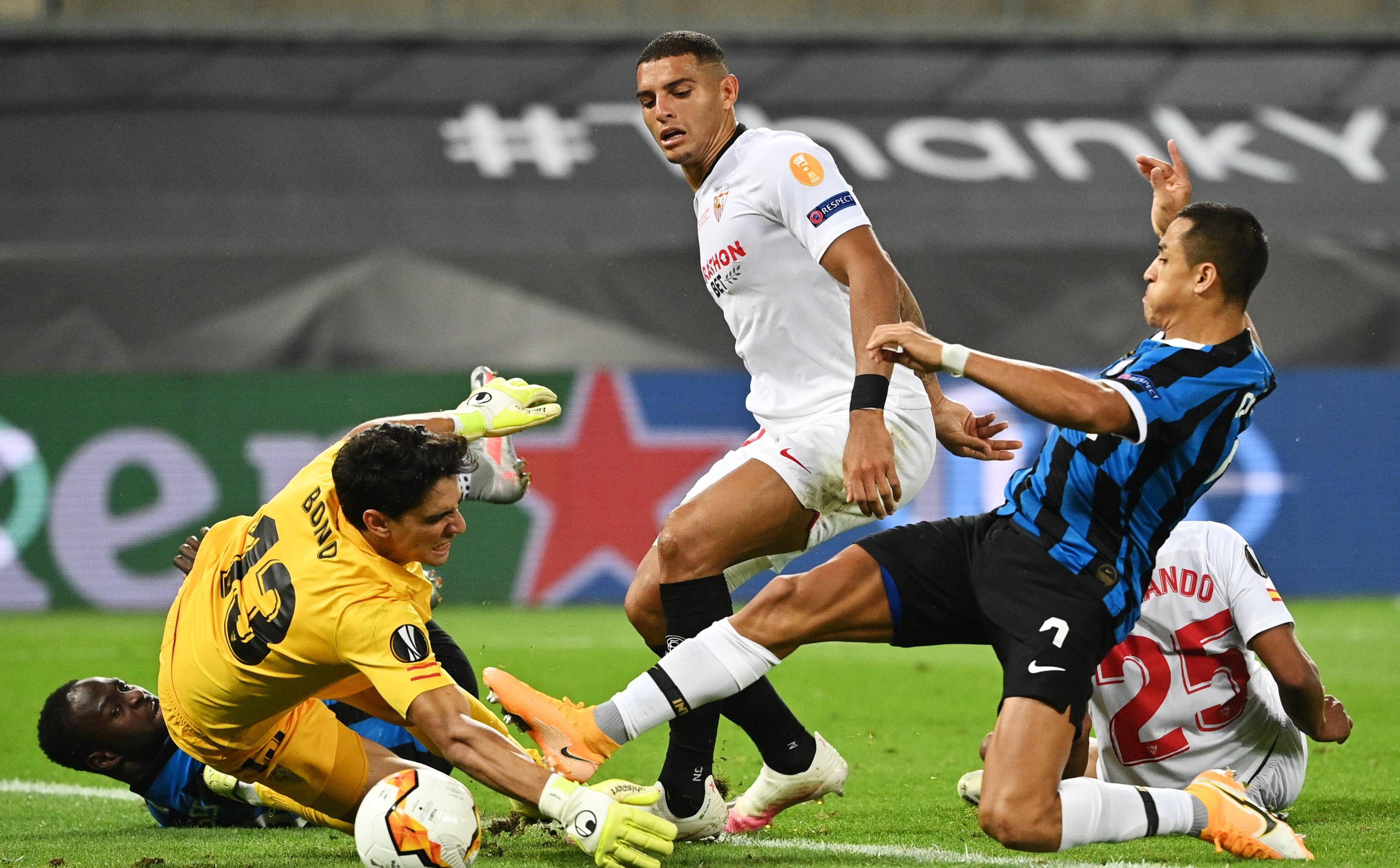 塞尔维亚球员争相上演精彩表演