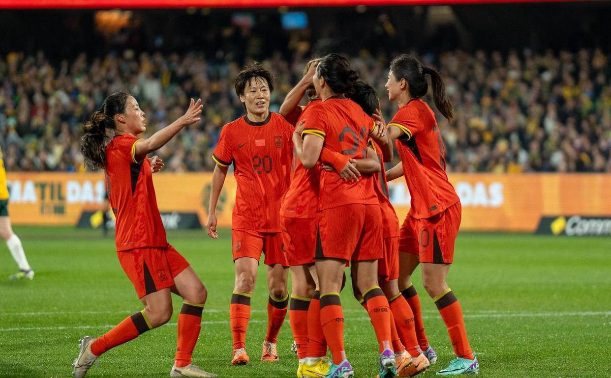 中国女足联赛巅峰之战即将展开,球员备战 中国女足联赛巅峰之战即将展开,球员备战