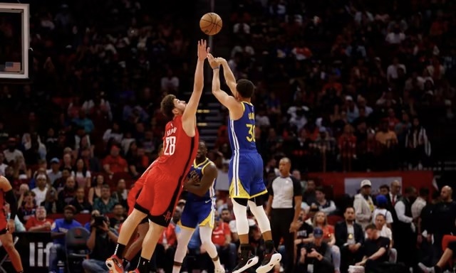 勇士胜火箭,保持连胜势头 勇士胜火箭,保持连胜势头