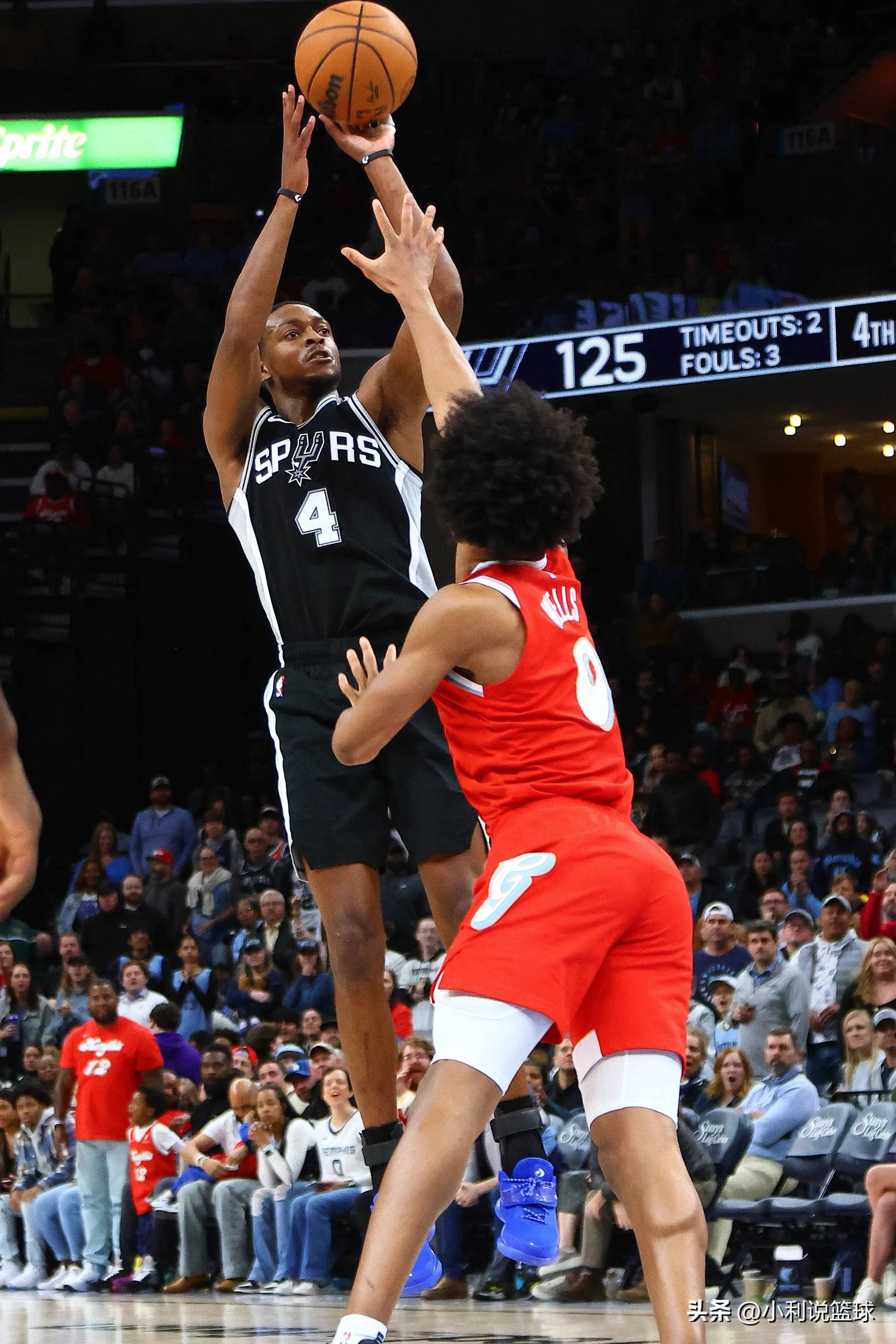 雄鹿惜败马刺，字母哥发挥稳定