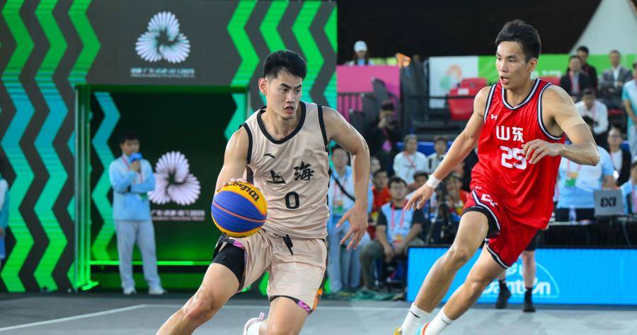 上海男篮喜笑颜开:夺得总冠军殊荣的简单介绍 上海男篮喜笑颜开:夺得总冠军殊荣的简单介绍